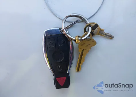 1998 Mercedes-Benz E 320 from USA, damaged, VIN WDBJF65F7WA448949